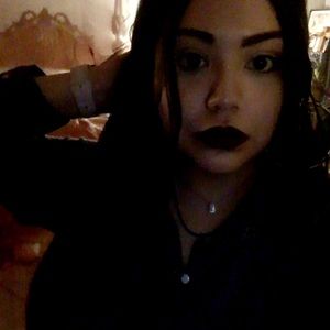 Meet your Posher, Karis